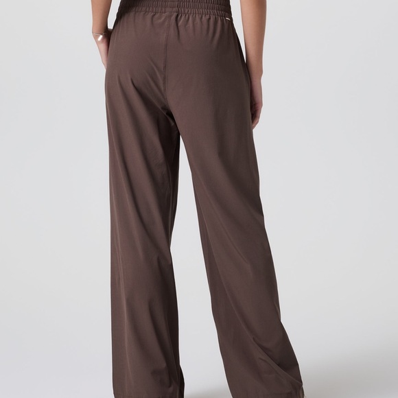 Vuori Women’s Villa Wideleg - Picture 3 of 9